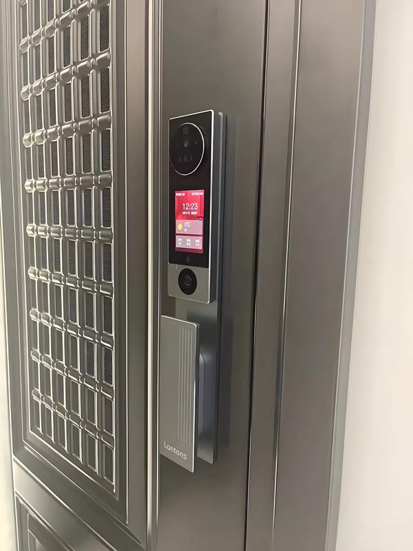 AI驱动防盗门智慧升级：未来安全新趋势(图1)