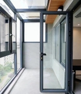 出租屋隔音零成本改造：保鲜膜封窗实测降噪20分贝，这操作绝了!